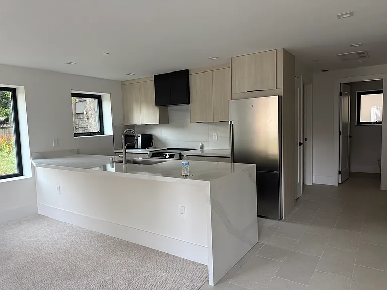 9437 Slater Ave NE — Photo 1
