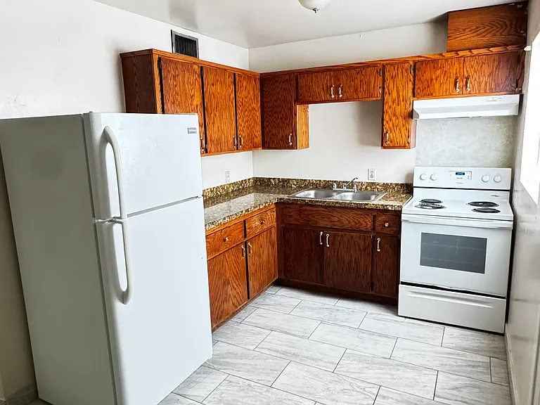 2159 S Maple Ave #1 — Photo 5