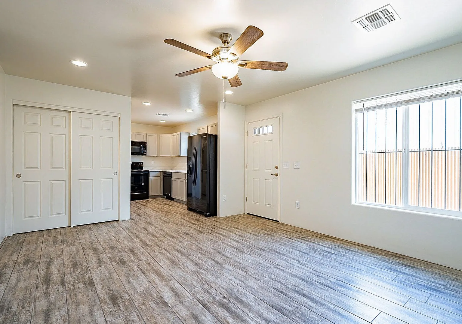 615 S. Santa Rita Ave. — Photo 1