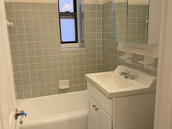 4th image of 3500 Snyder Ave APT 4V
