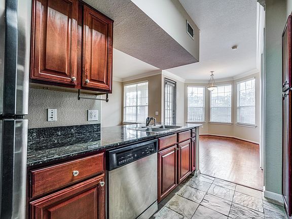 3rd image of 7575 Kirby Dr APT 1111