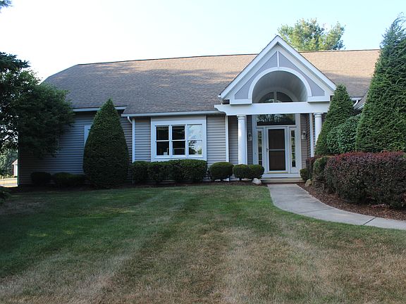 3rd image of 111 Barkwood Dr