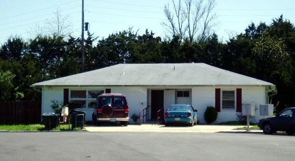 688-SF-IO — Photo 1