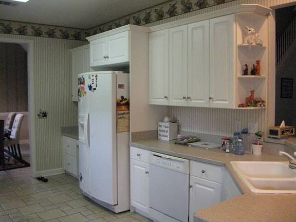 Other side of Kitchen