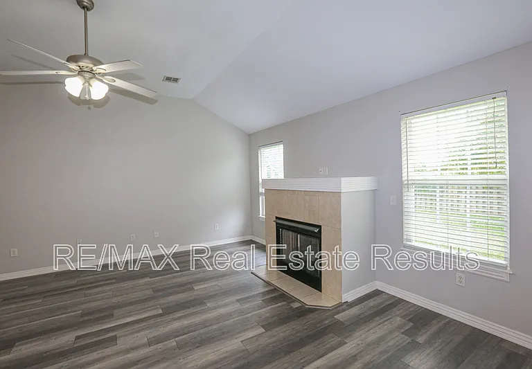 3711 SW Hansom Loop — Photo 7