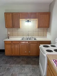 447 Dayton St #RIGHT 447 — Photo 16