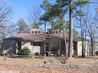 201 Crest Dr, Fairfield Bay, AR 72088