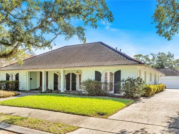 2248 Lake Oaks Pkwy, New Orleans, LA 70122