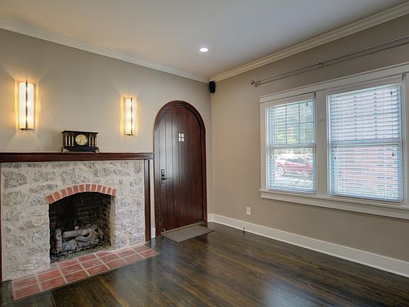 4th image of 1547 S Gillette Ave