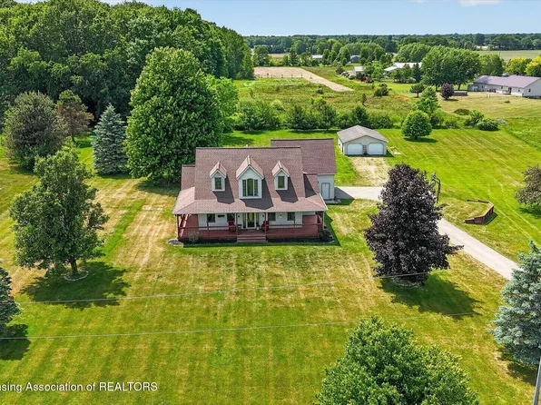 17120 Stuart Rd, Chesaning, MI 48616
