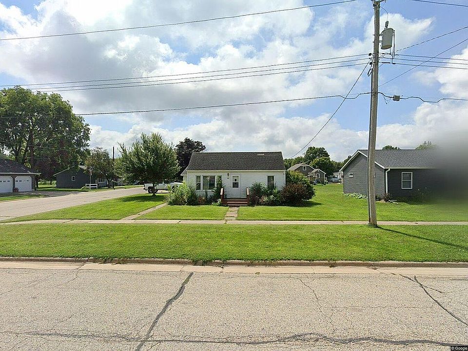 1st image of 206 Main St
