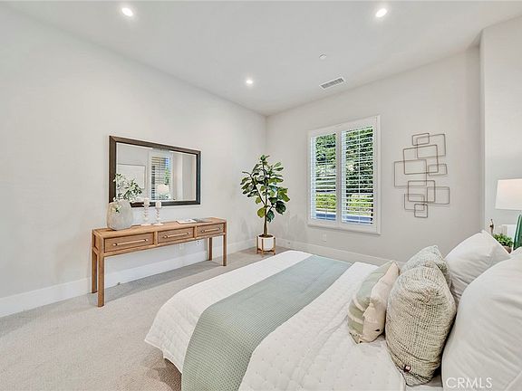 3rd image of 207 Pinnacle