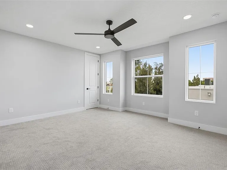 4208 W Carmen St #D — Photo 22