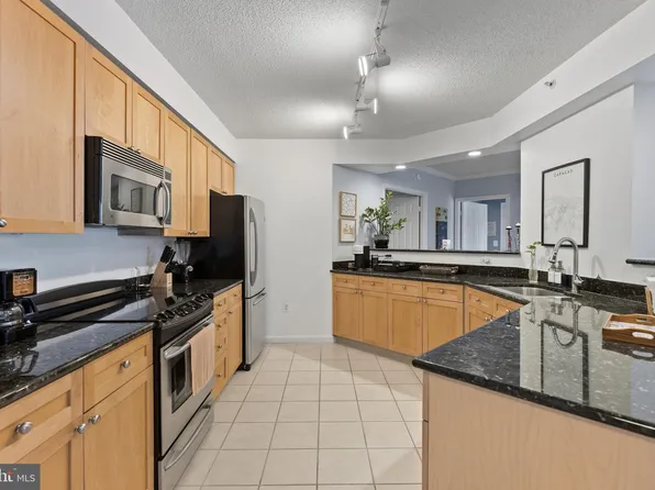 3101 N Hampton Dr APT 1201, Alexandria, VA 22302