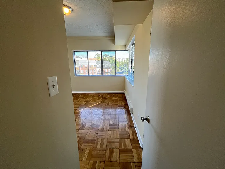 Washington House — Photo 27