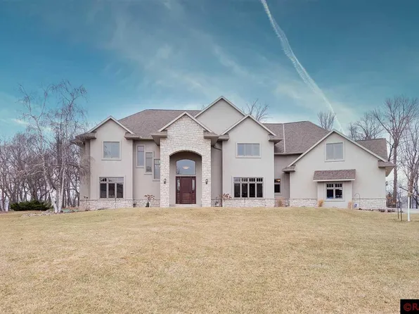 118 E Bay Dr, Madison Lake, MN 56063