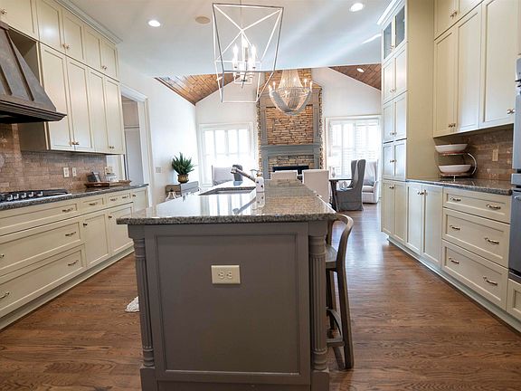 5th image of 108 River Rock Ct