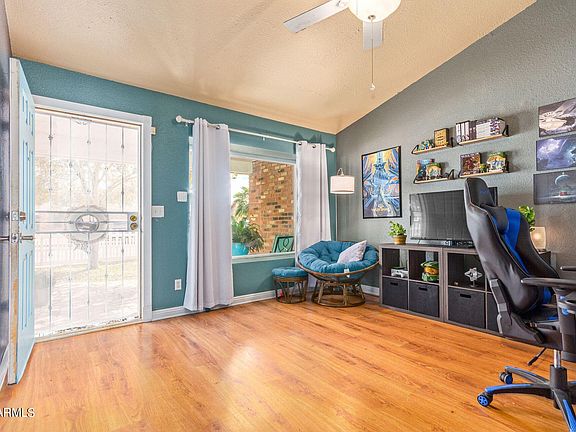 4th image of 2452 E CARMEL Avenue