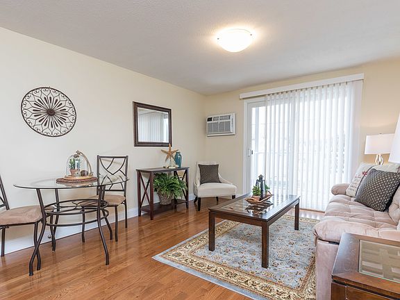 5th image of 340 Lafayette Rd #142