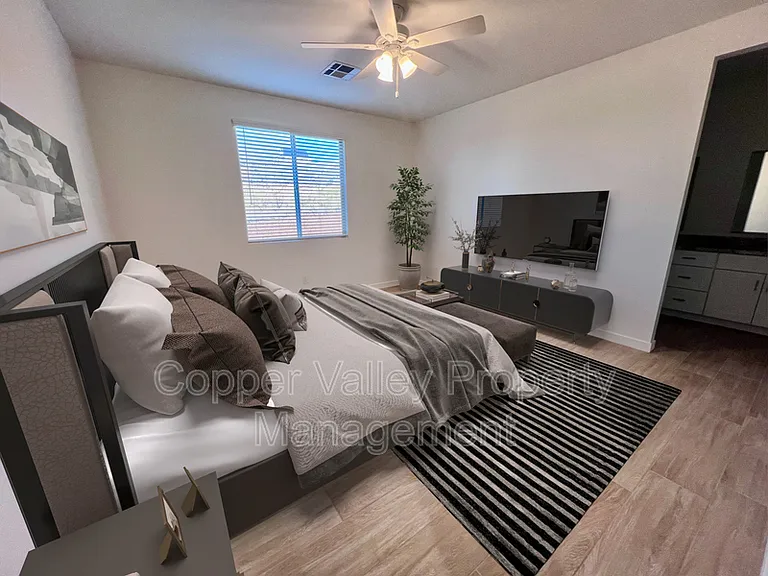 812 E Irvine Rd — Photo 9