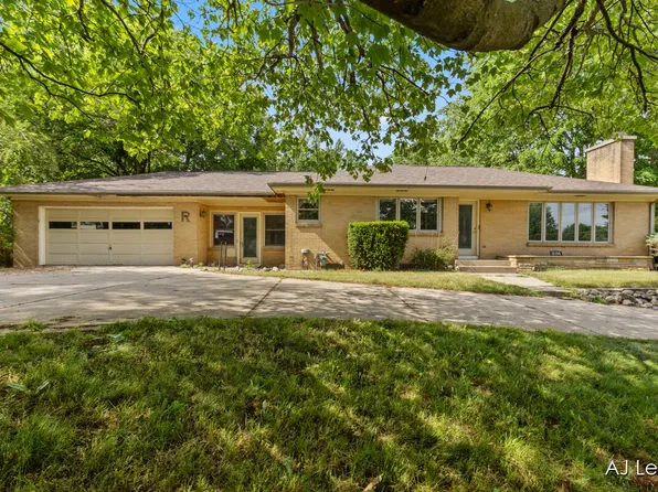 2155 Lake Michigan Dr NW, Grand Rapids, MI 49504