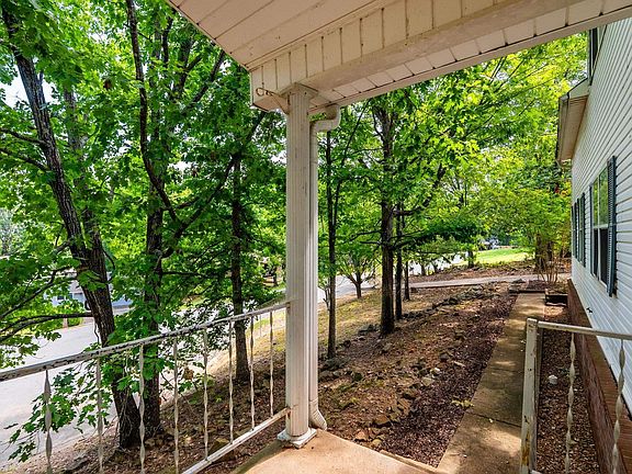 2nd image of 3 Rocky Top Cv