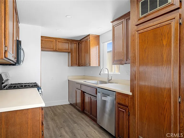 6406 Denny Ave #5 — Photo 9