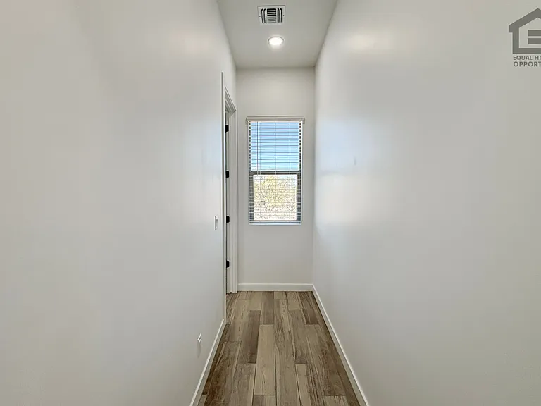 16154 E Lowden Rd — Photo 8