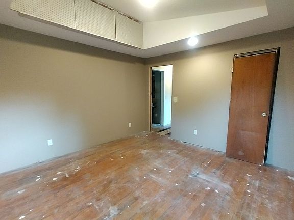 3rd image of 501 W Park Ave