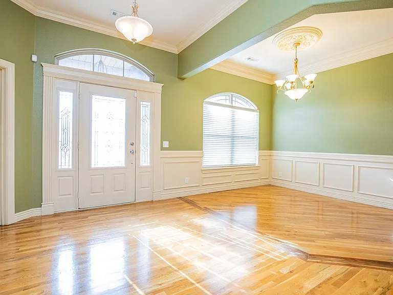 2308 Chinquapin — Photo 2