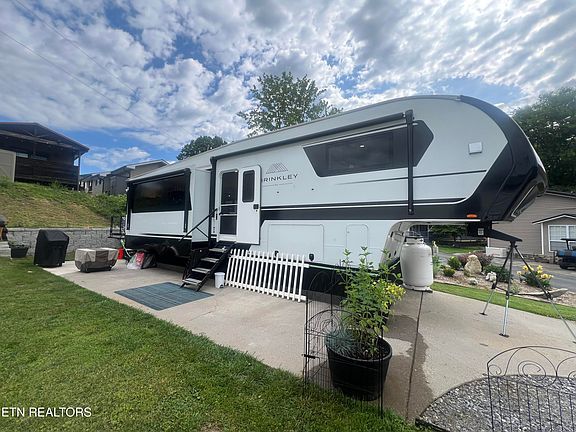 3rd image of 518 Flamingo Cir