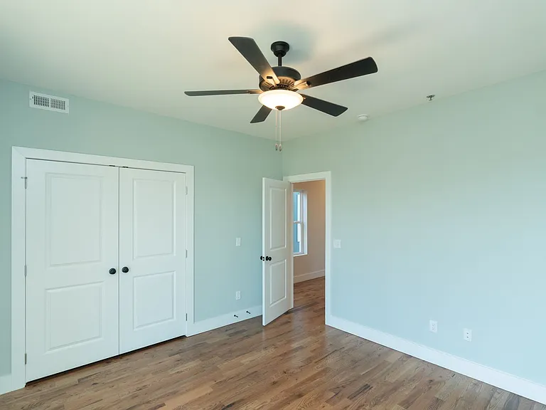 1039 Montague Pl — Photo 36