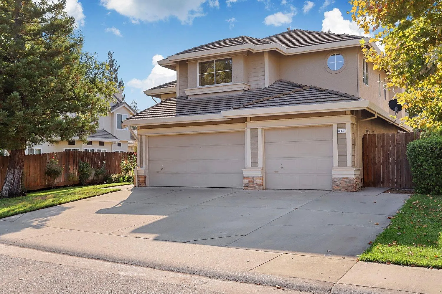 8580 Petunia Way photo 1