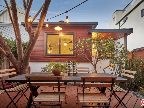 1830 Walgrove Ave, Los Angeles, CA 90066