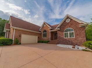 2 Groveway Blvd, Paducah, KY 42001