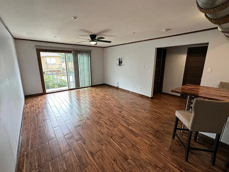 1909 Brun St #5 — Photo 5