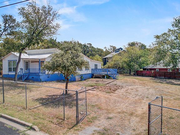 3rd image of 1117 Mansell Ave
