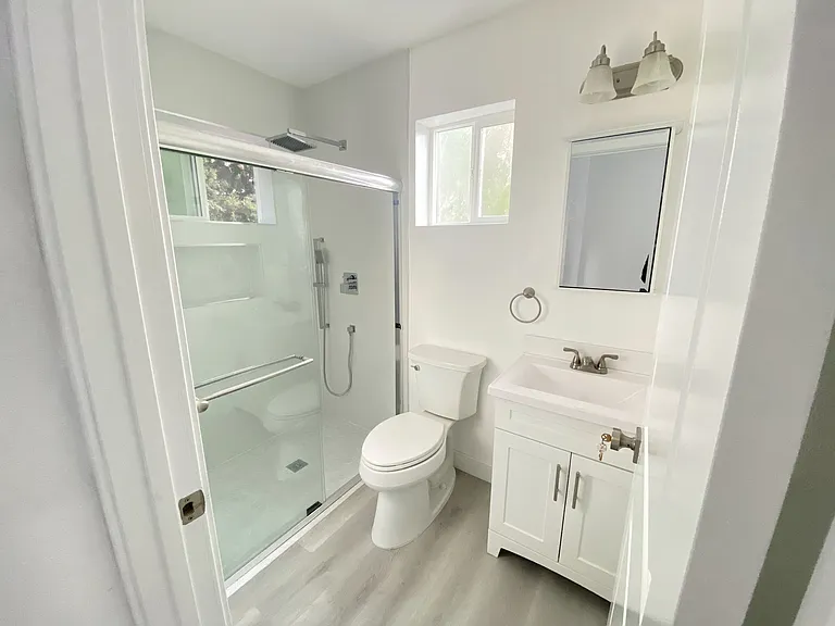 1059 Barbara Ave — Photo 5
