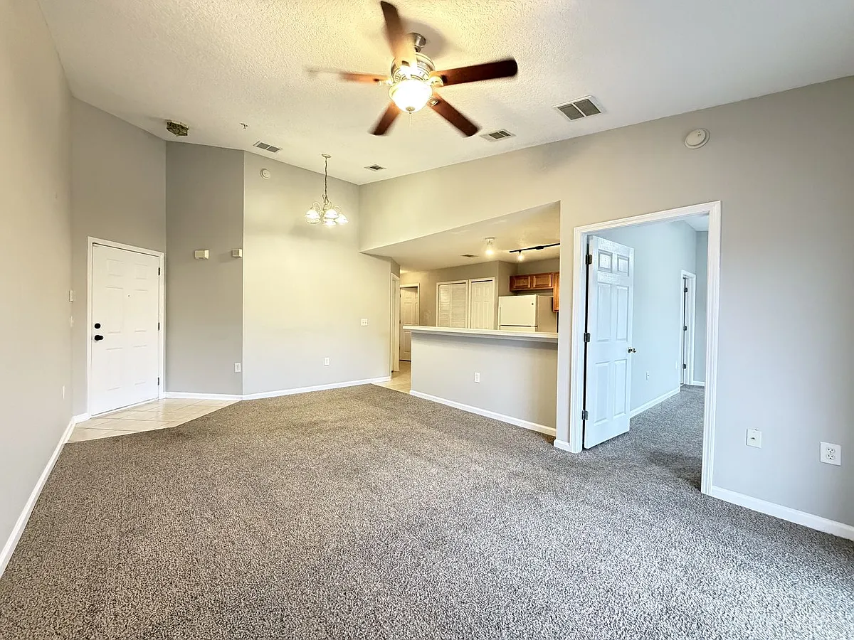 Building Photo - 7920 Merrill Rd #1811