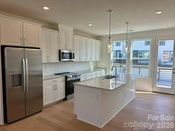 2133 Hawksworth Ln, Charlotte, NC 28262