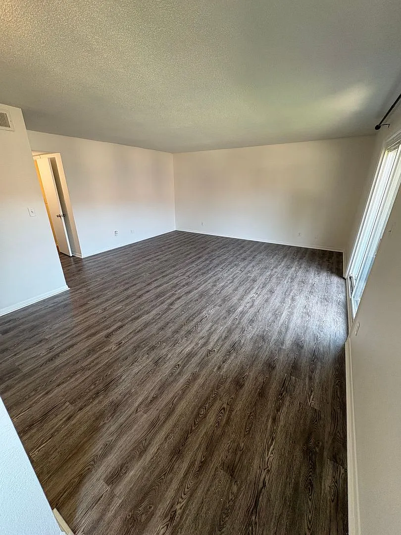 6224 Robinson St — Photo 3
