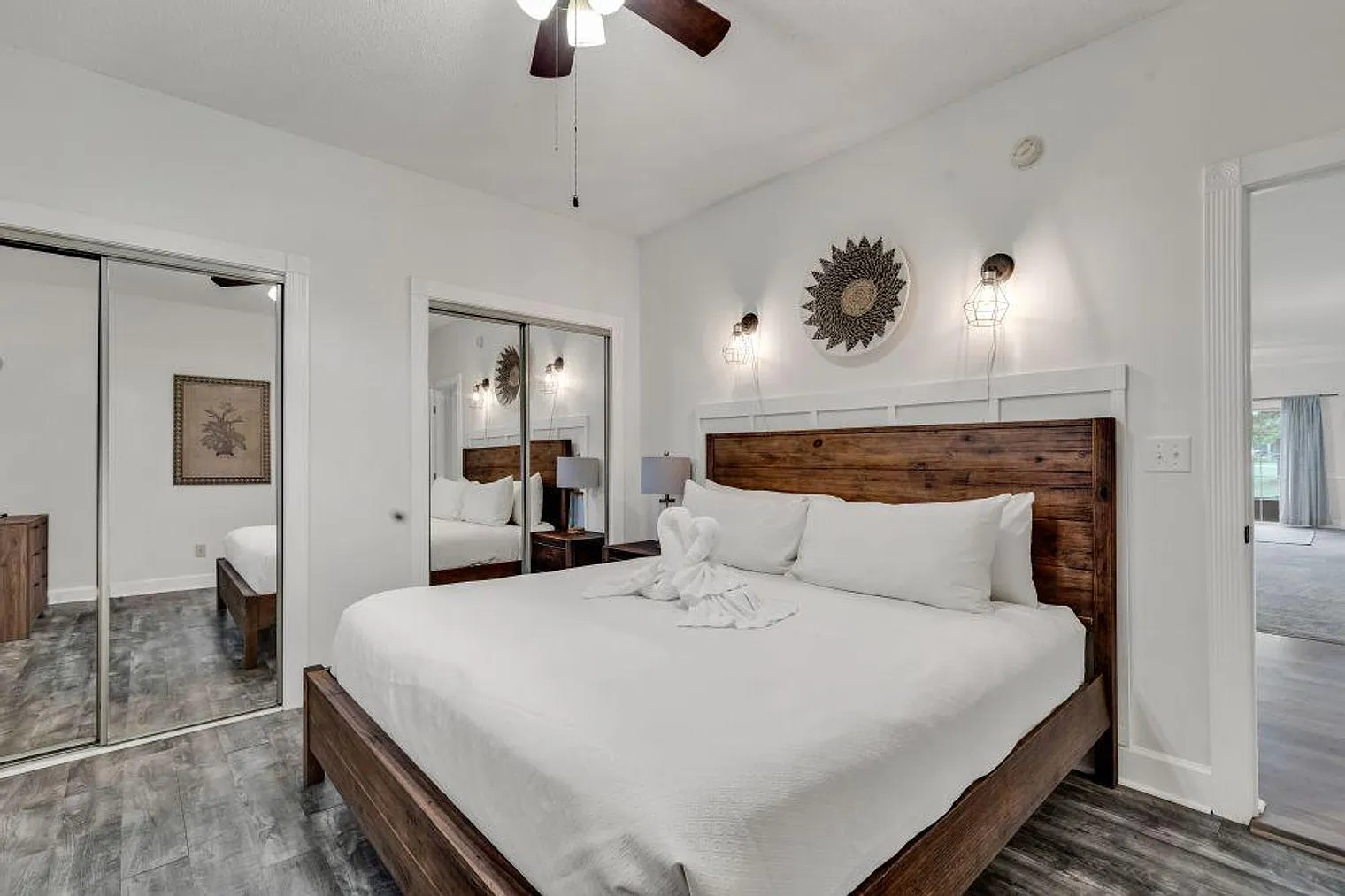 3 bed, 2.0 bath, 1291 sqft, $3,300 — Photo 4