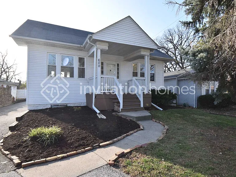 600 W 3rd St — Photo 1
