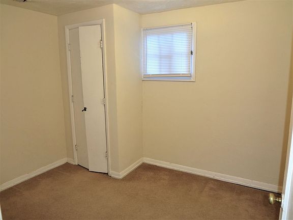 5th image of 1004 Sunset Ln #B