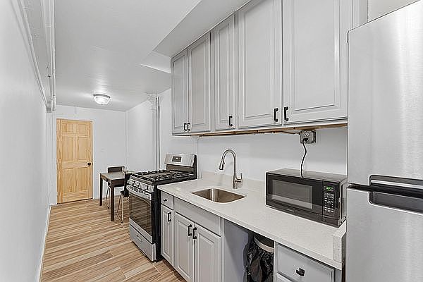 1st image of 2937 Hering Ave Floor 2