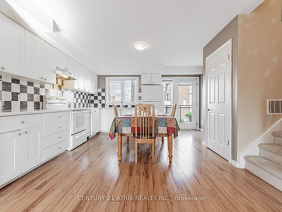 5th image of 15943 Bayview Ave #9