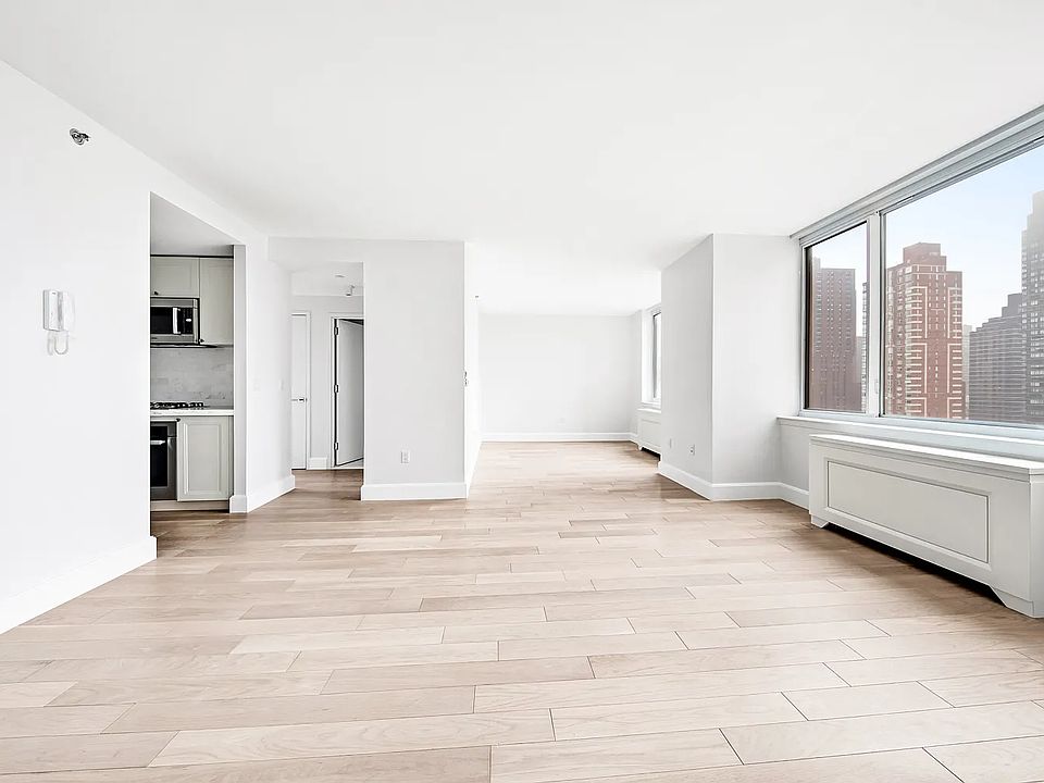 1st image of 389 E 89th St APT 15A
