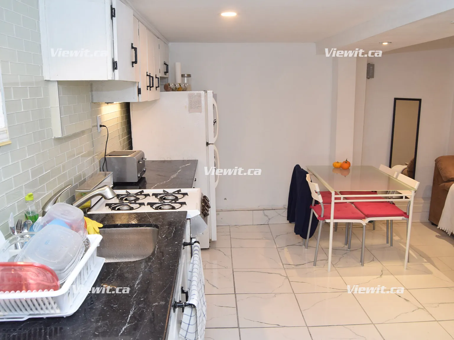 465 Grace Street Toronto — Photo 4