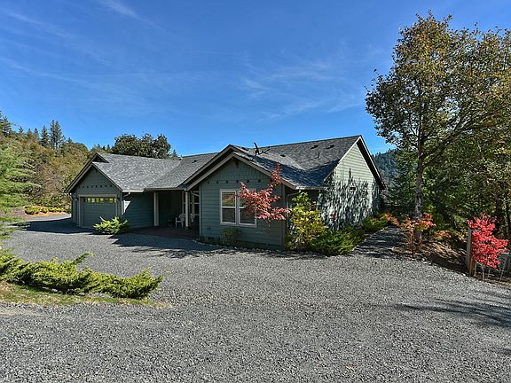 3rd image of 3674 Hosmer Ln
