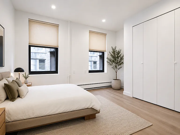 316 W 39th St #2W — Photo 3